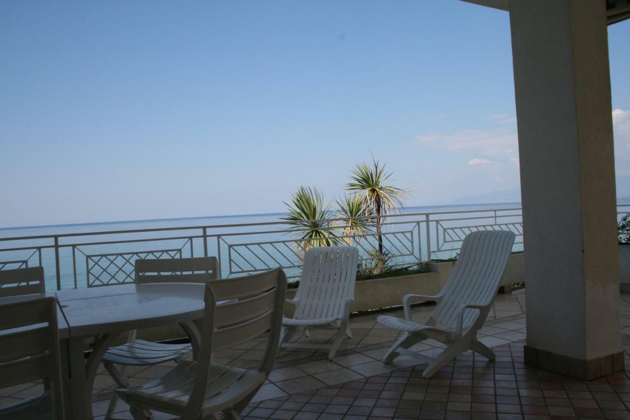 Villa Laura - Sul Mare Пиццо Экстерьер фото